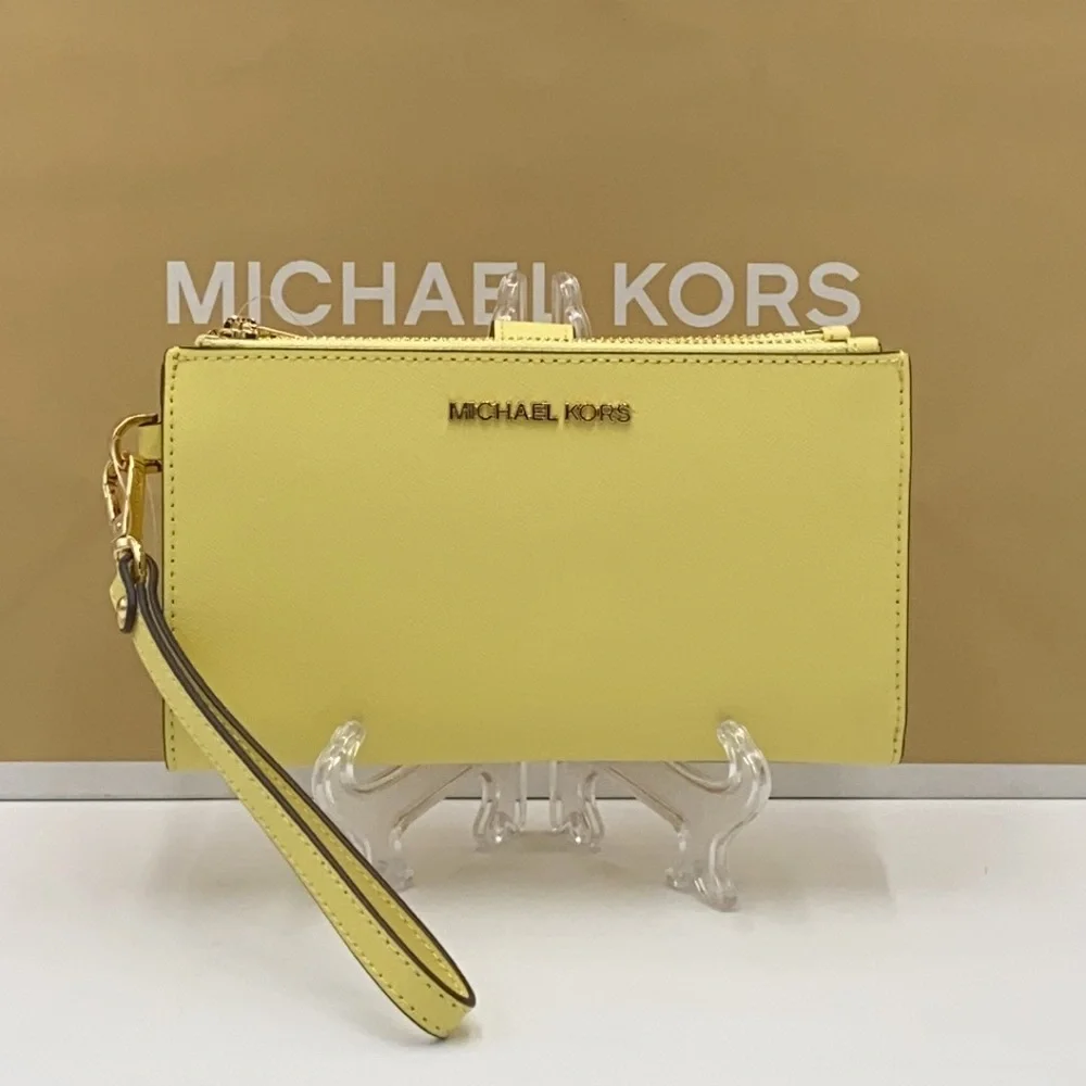 MICHAEL KORS LARGE DOUBLE ZIP WRISTLET BUTTERCUP
